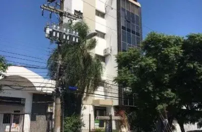 Kitnet amplo, com 47 m2, prédio com elevador, próximo do zequinha