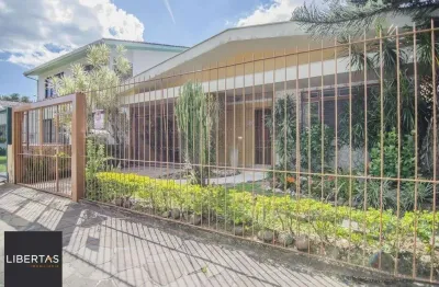 Casa ampla com pátio, edícula e terraço – vila ipiranga, porto alegre