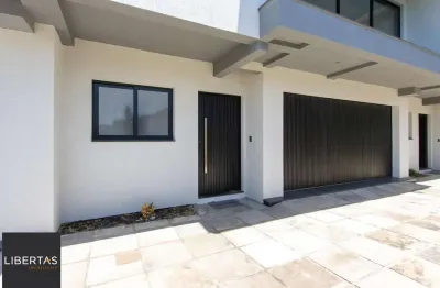 Casa em condomínio com conforto e exclusividade no bairro tristeza