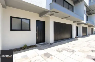 Casa em condomínio com conforto e exclusividade no bairro tristeza