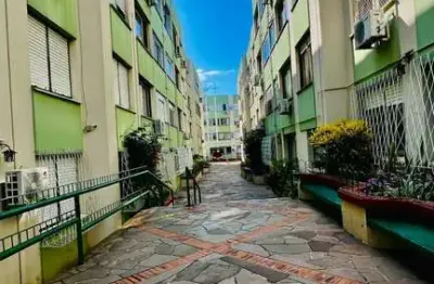 Apartamento no bairro Teresópolis de 2 dormitórios DESOCUPADO