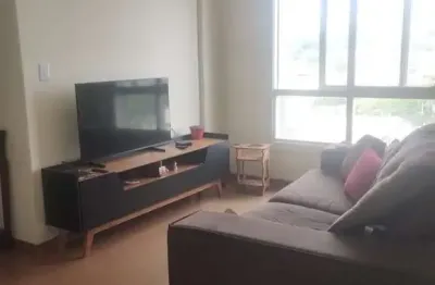 Apartamento 02 dormitótios na av. cavalhada com elevador e salão de festas.