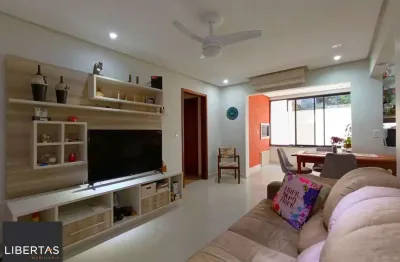 Apartamento de 2 dormitórios com suíte, sacada e churrasqueira.