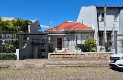 Casa com 3 quartos à venda na Rua Eurico Lara, 516, Medianeira, Porto Alegre