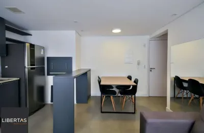 Apartamento decorado de 1 dormitório com vaga no bairro petrópolis.