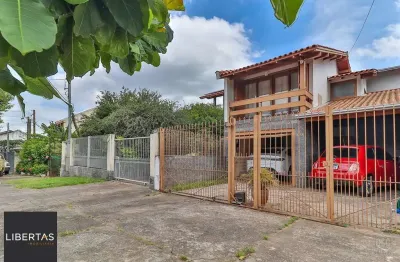 Casa com 2 quartos à venda na Rua Souza Lobo, 1296, Vila Jardim, Porto Alegre