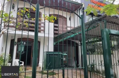 Casa com 5 quartos para alugar na Rua Felipe de Oliveira, 596, Petrópolis, Porto Alegre