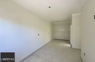 Casa em condomínio com 2 dormitórios, vaga de garagem e churrasqueira na olaria