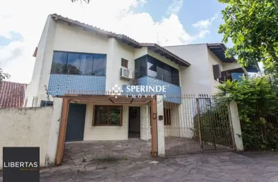Excelente casa , com 126m2 de área privativa no bairro vila floresta
