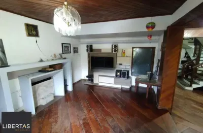 Casa com 3 quartos à venda na Rua Erechim, 211, Nonoai, Porto Alegre