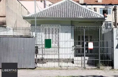 Casa com 3 quartos para alugar na Rua Doutor Sebastião Leão, 179, Azenha, Porto Alegre