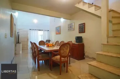 Casa térrea com 5 dormitórios, amplo terreno de 300m² - bairro santa rosa