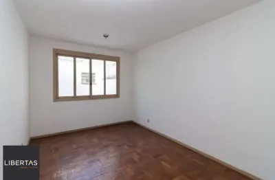 Excelente prédio na Av Assis Brasil com 01 loja térreo com 222,21m2 de área privativa    e 10 salas com banheiros