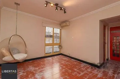 Apartamento de 2 dormitórios no bairro auxiliadora, próximo a plínio brasil milano ,  com 1 vaga,