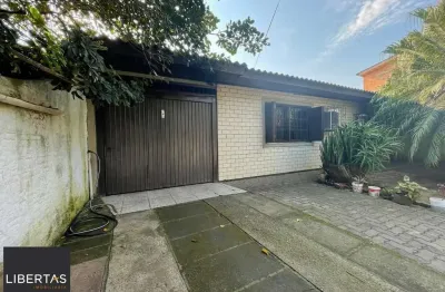 Casa com 3 dormitórios e edicula para venda e locação no bairro Belém Novo