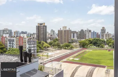 Duplex no último andar , 02 dormitórios, 03 banheiros sendo uma suíte, garagem e elevador, terraço e churrasqueira