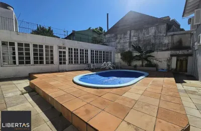 Sobrado com 3 suítes + dormitórios no térrreo | piscina | e muito mais