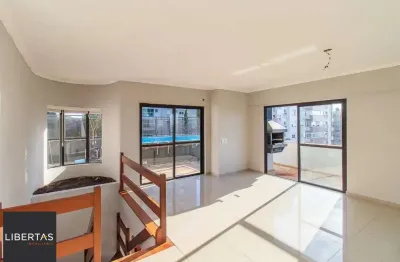 Cobertura de 3 quartos com piscina e 2 vagas no Bairro Mont Serrat.