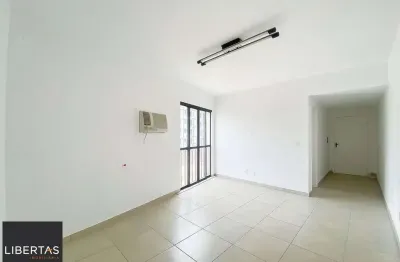 Sala Comercial à Venda na Av. Benjamin Constant – Andar Alto e Portaria