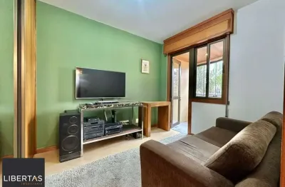 Apartamento com 3 quartos, vaga e elevador no Bairro Menino Deus