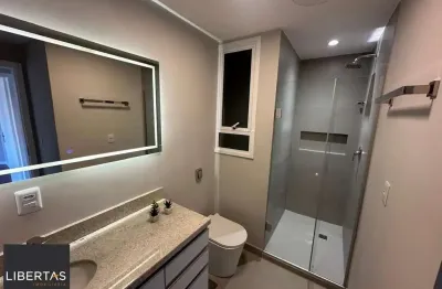 Apto com 02 dorm. Dependencia emp, todo reformado , semi-mobiliado, garagem,  elevador