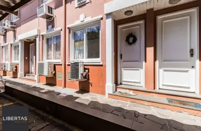 Casa em condomínio fechado com 3 quartos à venda na Avenida Arnaldo Bohrer, 184, Teresópolis, Porto Alegre