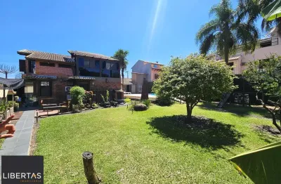 Linda casa no bairro guarujá - terreno com 22 metros de frente