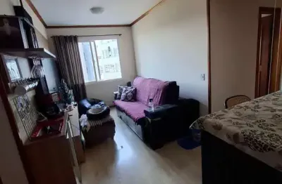 Apartamento de 2 dormitórios e 1 vaga de garagem no Centro Histórico.