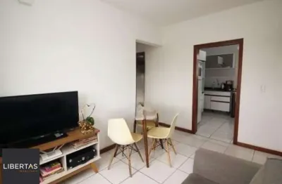 Apartamento com 2 quartos, portaria 24 horas e churrasqueira no bairro Camaquã.