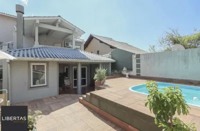 Residência de luxo ! Impecável.. 04 dormitórios , piscina / estuda dação