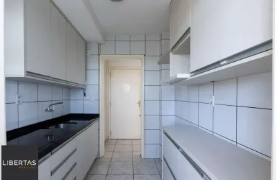 Apartamento, desocupado, 2 dormitórios e vaga escriturada, elevador -Cavalhada