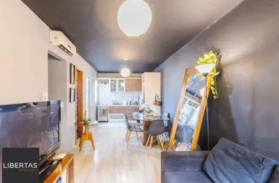Casa com 3 quartos semi mobiliado com vaga no bairro Partenon
