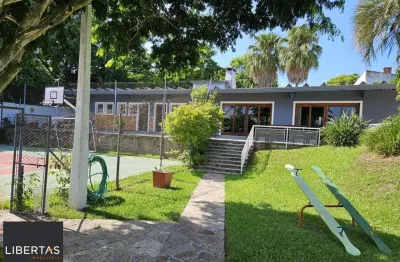 Casa em Condomínio, 03 dormitórios 04 Vagas, 229m²  na Tristeza, Porto Alegre, RS!!