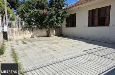 Casa Residencial de 4 Quartos com Piscina e Churrasqueira em Porto Alegre