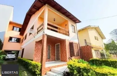 Casa com 3 quartos para alugar na Rua Barbosa Neto, 215, Cavalhada, Porto Alegre