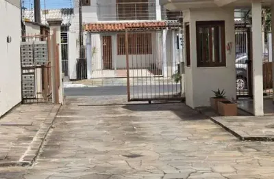 Casa de 3 dormitórios com  uma vaga de garagem no bairro Niterói Canoas.