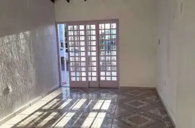 Espaço exclusivo para comércio no bairro Sarandi / Santo Agostinho, em avenida movimentada, com linha de ônibus em frente.