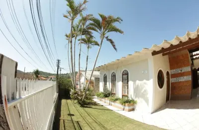 Casa com 3 quartos à venda na Rua José Luiz, 270, Forquilhinhas, São José