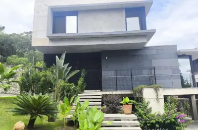 Casa à venda na Estrada Haroldo Soares Glavan, 4940, Cacupé, Florianópolis