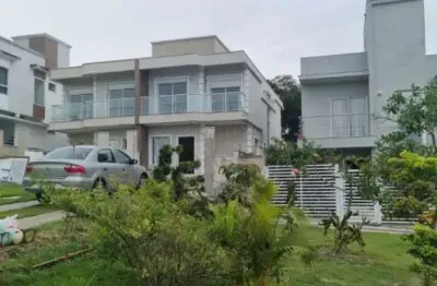 Sobrado Geminado 4 Quartos com 4 Suítes e 187m² - Ingleses do Rio Vermelho