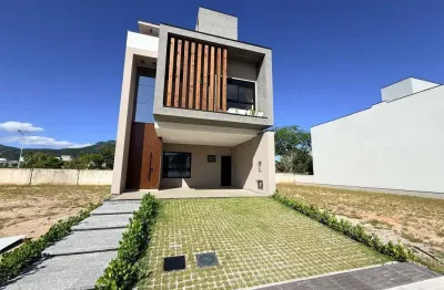 Casa à venda na Avenida Deltaville, Deltaville, Biguaçu