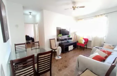 Um dormitório com 2 banheiros e vaga demarcada na quadra da praia no embaré!