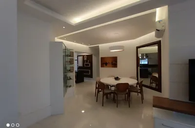 Alto padrão no embaré em santos há meia quadra da praia com 3 suítes e vagas para 4 carros