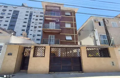 Excelente imóvel térreo com 2 dormitórios e quintal em localização muito boa próximo de tudo!