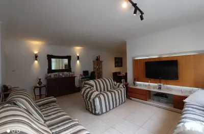 153 metros, 3 dormitórios com 2 vagas na ponta da praia em santos!