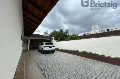 Casa com 5 quartos para alugar na Rua Bruno Germano Ponick, 209, Bom Retiro, Joinville