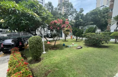 Vendo excelente apartamento de Três quartos no Corredor da Vitória