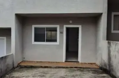 Casa para venda em pinhalzinho, 2 dormitórios, 2 banheiros, 1 vaga