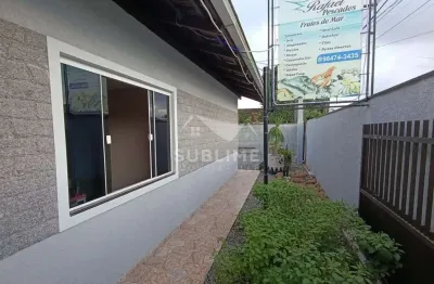 Casa de esquina no bairro ulisses guimarães com 02 quartos