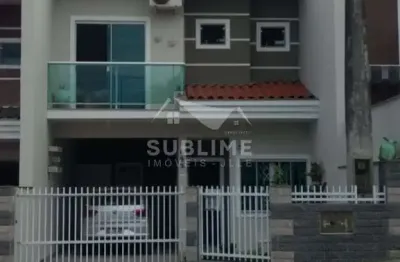 Casa com 3 quartos à venda no Petrópolis, Joinville 